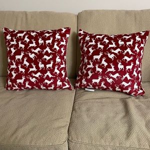 Set of two Christmas pillows